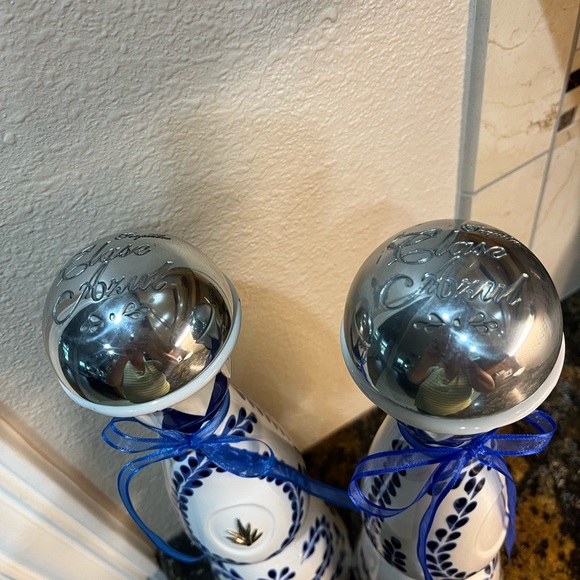 Clase Azul Reposado Tequila SET OF 2 ceramic EMPTY bottles. 1.75 L., EUC - Picture 4 of 11